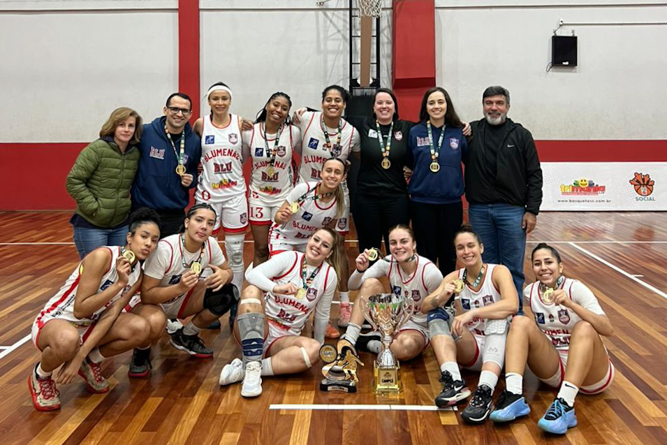 Bruna Rodrigues e Maiara Dias lideram o time para o&nbsp;titulo