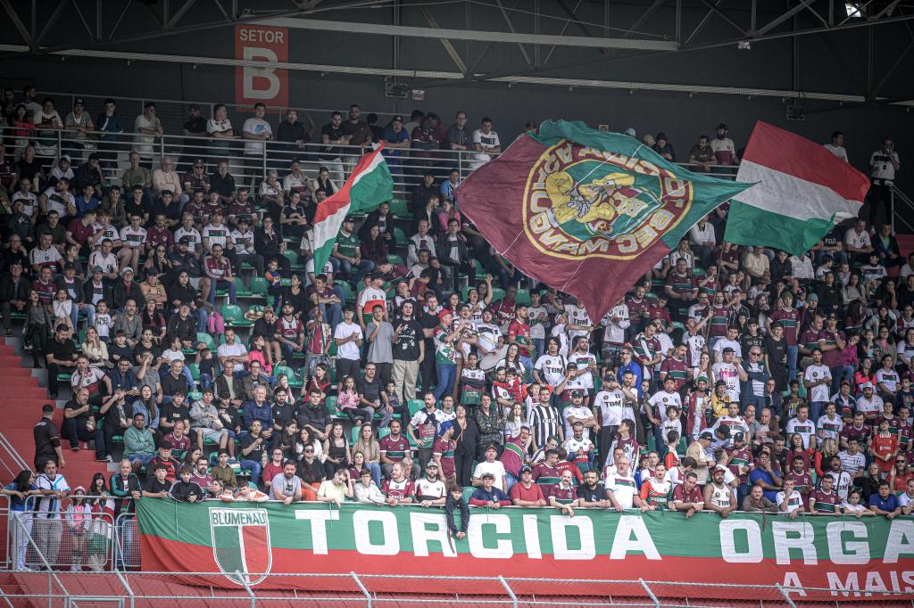 BEC anuncia venda de ingressos para jogo contra o&nbsp;Porto