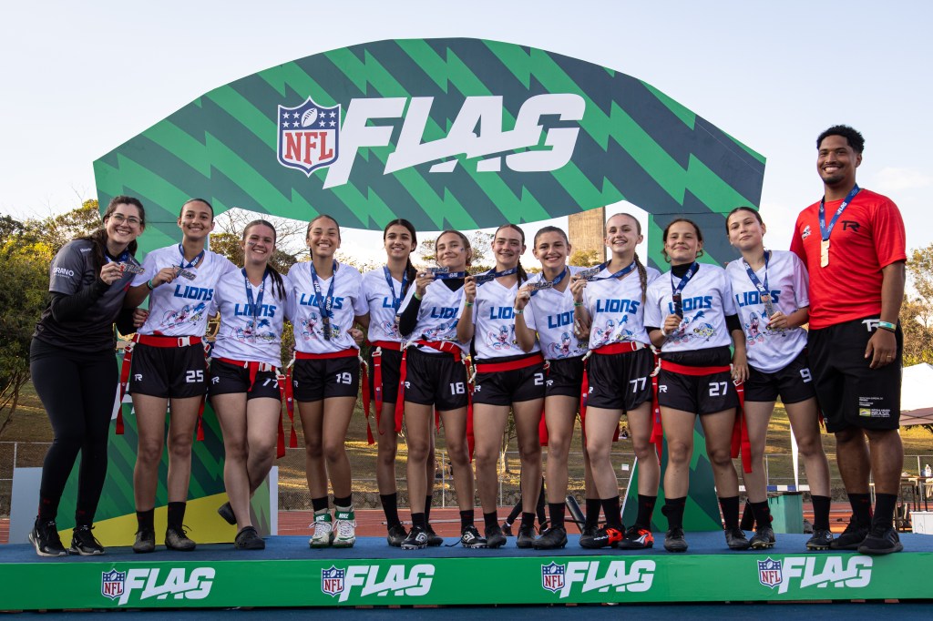 T-Rex fica em terceiro colocado em Campeonato de Flag Football da&nbsp;NFL