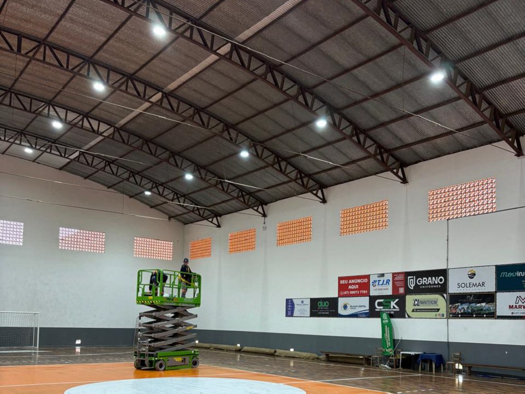Ginásio da ASPMT recebe nova iluminação de&nbsp;LED