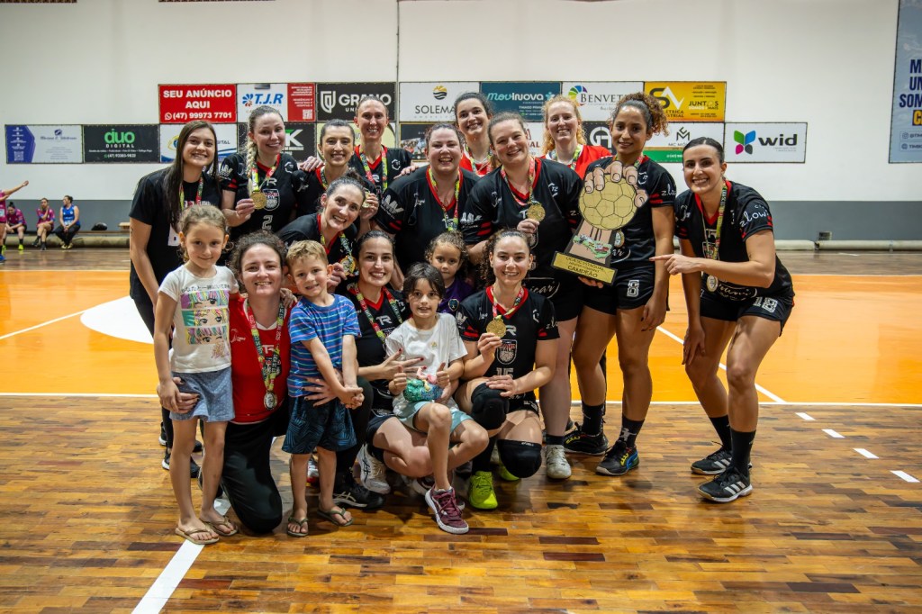 Dobradinha: T-Rex Handball conquista título estadual e Sub-14 no mesmo final de&nbsp;semana